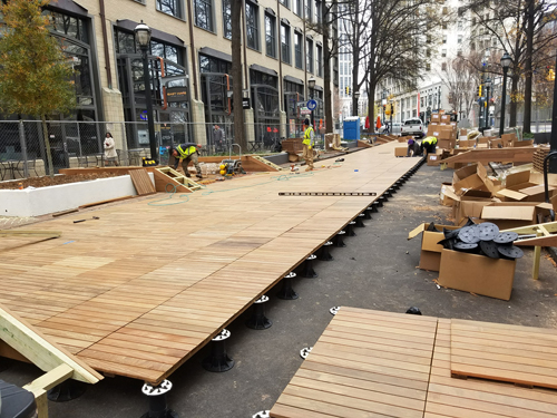 Deck the Streets